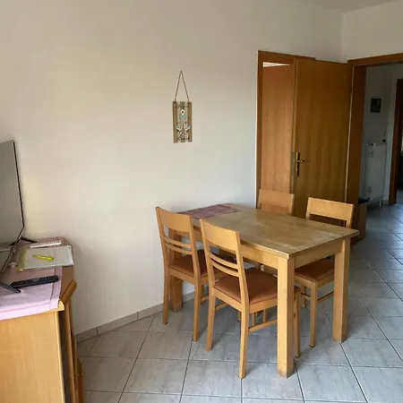 Apartamento Mit Terrasse By Interhome